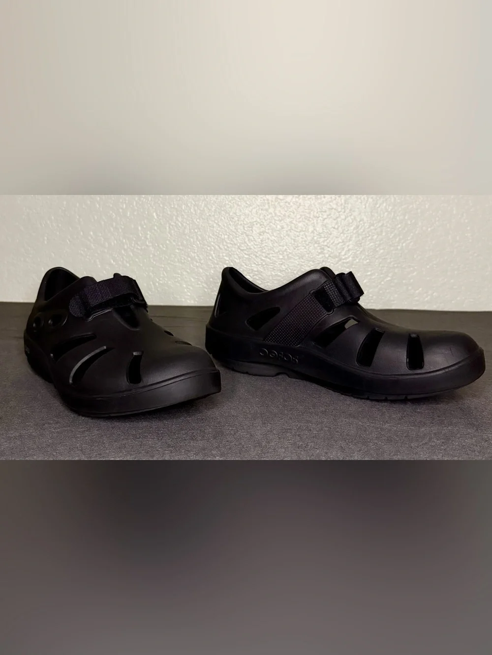 OOFOS OOcando Sport Recovery Clogs M10 W12